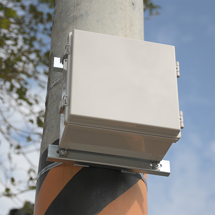 POLE MOUNT KIT